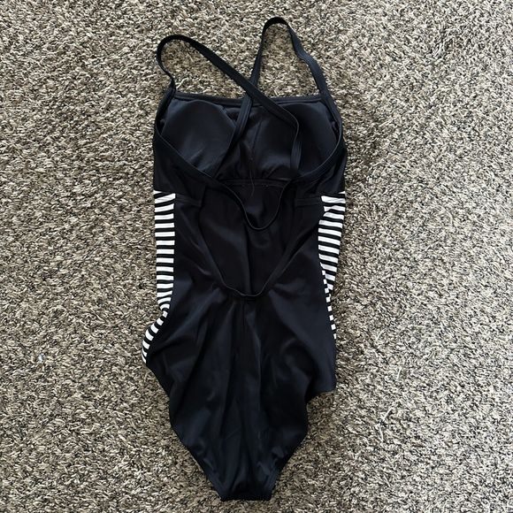 Nike womens swimsuit small black white side strap low back lightly padded beach - Picture 4 of 7